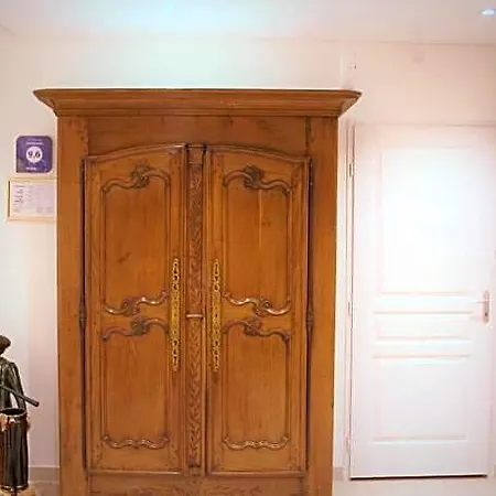 Les Hellebores Apartman *