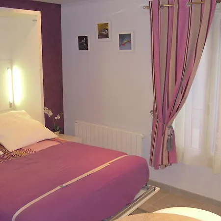 Les Hellebores Apartment