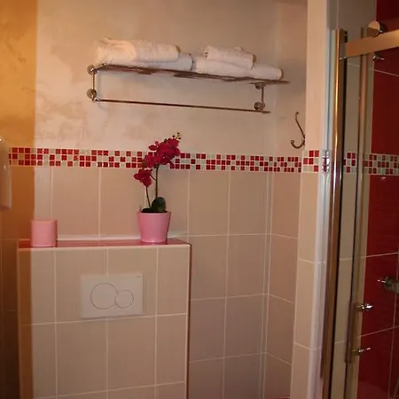 Апартаменты Les Hellebores *