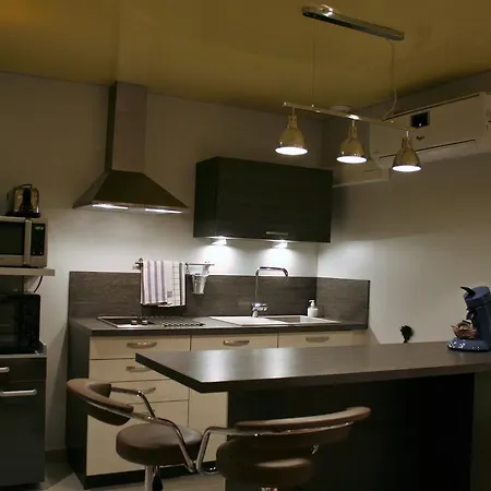 Les Hellebores Apartment