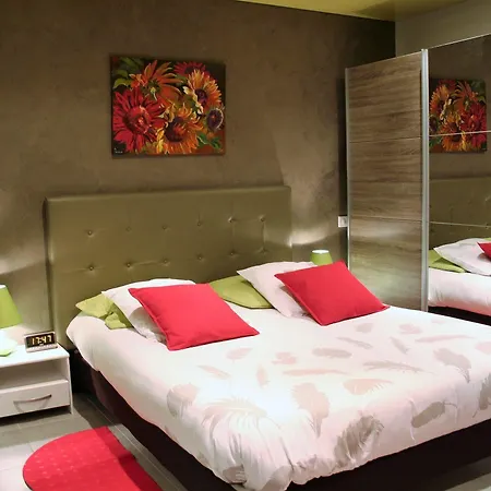 Les Hellebores Апартаменты *