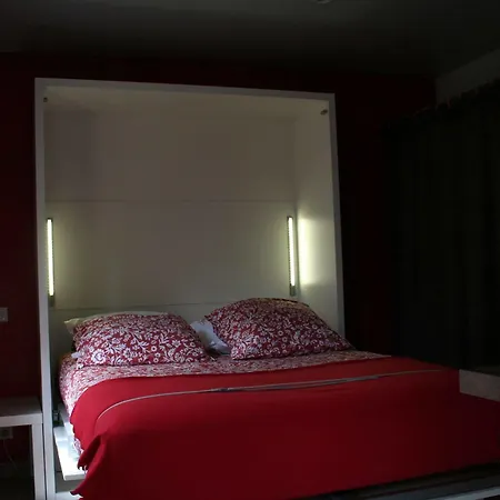 Les Hellebores Апартаменты